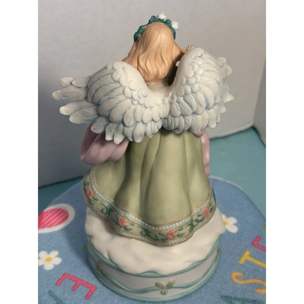 Vintage Joy‎ To The World Musical Angel Figurine 1992 Porcelain Hamilton Gifts